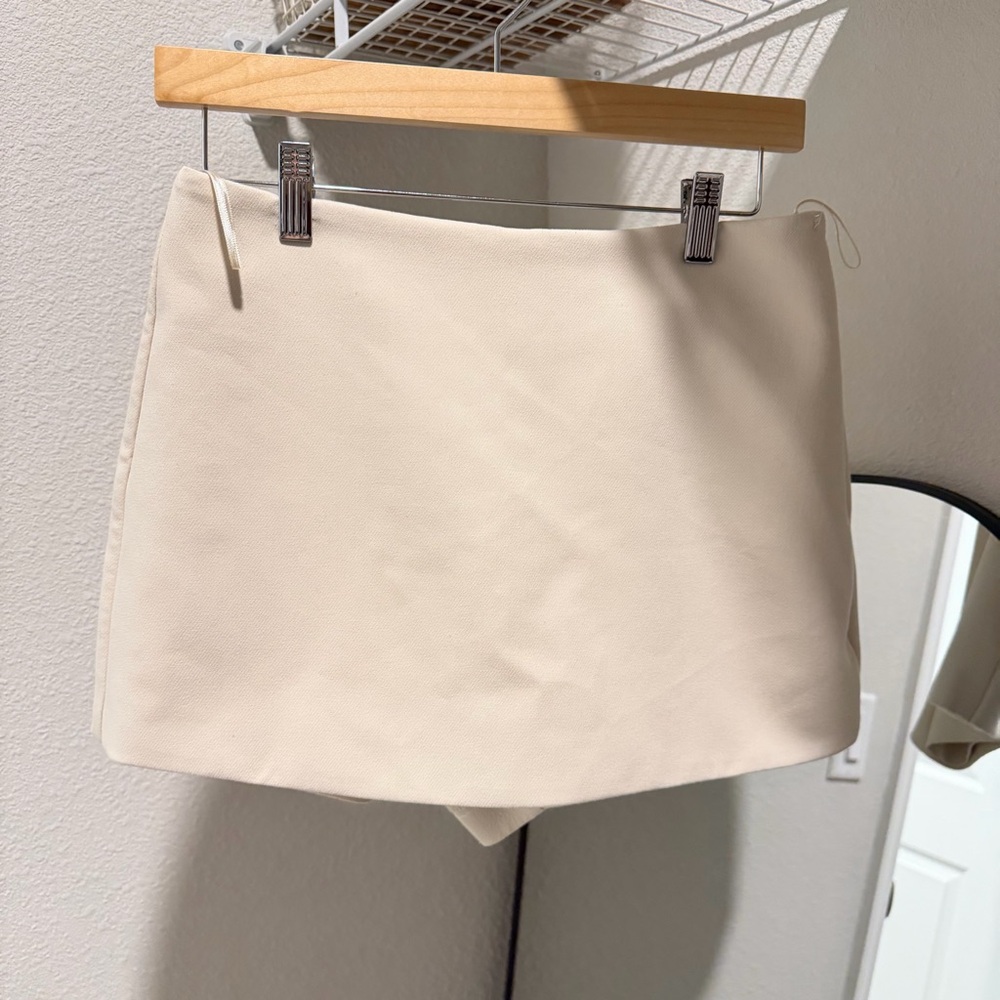 Zara Cream Mini Skort